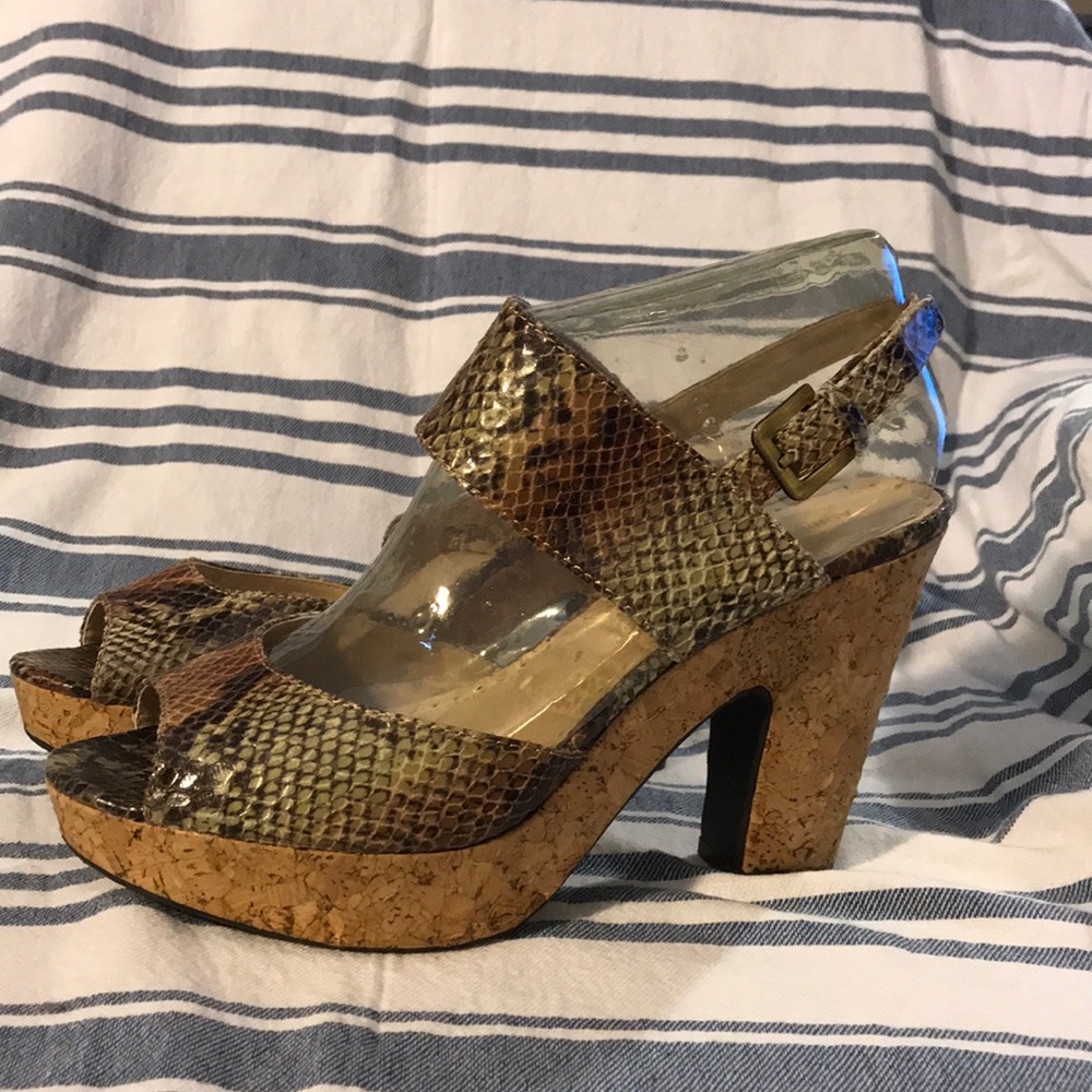 Neiman Marcus AV platform block heel snakeskin sandals - Picture 2 of 6